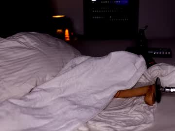 girl
        dee_waters cam image #5977497