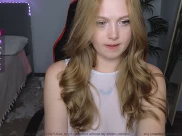girl
        small_blondee cam image #5016656