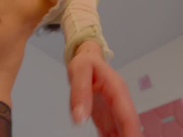 girl
        nicolle_mitchelle cam image #6761248
