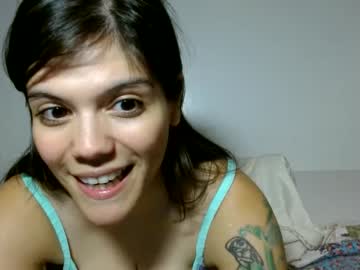 girl
        moonghosts cam image #2247222