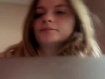 girl
        blondepix1e cam image #2674826