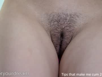 girl
        dovia cam image #1185317