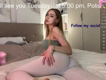girl Live Cam Girls Love To Strip Naked For Their Viewers with avroramy