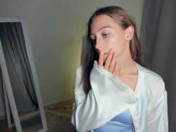 girl
        wave_of_happy_ cam image #2787862