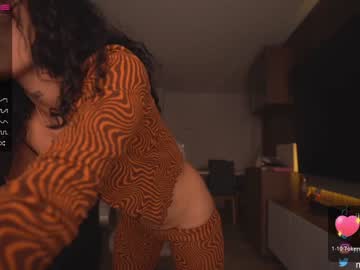 girl
        mykinkybunny cam image #1850999