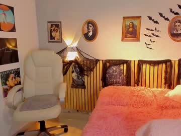 girl
        little_effy18 cam image #2654448