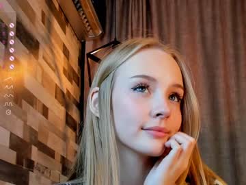 girl
        lolliis cam image #2612836