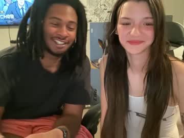 couple
        gamohuncho cam image #4215044