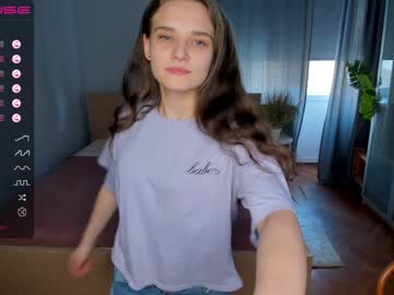 girl
        sunshy_girl cam image #1366645