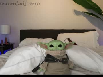 couple
        ari_lovexo cam image #1268785