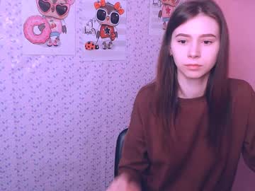 girl
        emilydass_ cam image #3505066