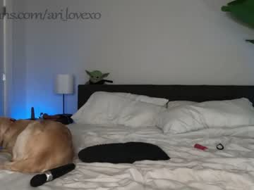 couple
        ari_lovexo cam image #1327280