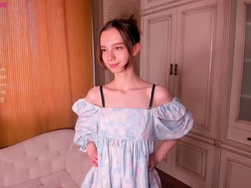 girl
        happiness_call cam image #1322246