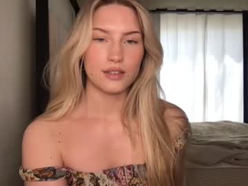 girl
        thezabrina cam image #1210801