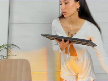 girl
        melanie_rice cam image #264323