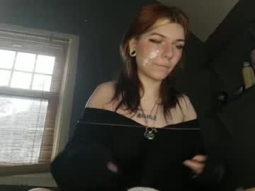 girl
        lizzyylovesick cam image #5267514