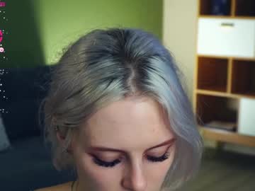 girl
        audreycarvin cam image #4847323