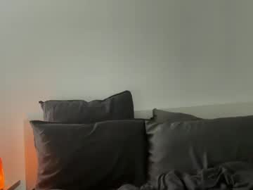 girl
        emillyyyx cam image #6462433