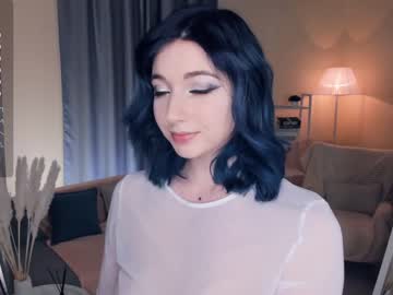 girl
        your_desssert cam image #4108390
