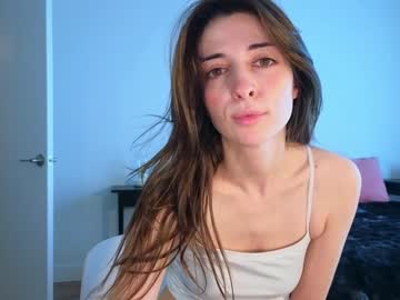 girl
        rosykindred cam image #1340114