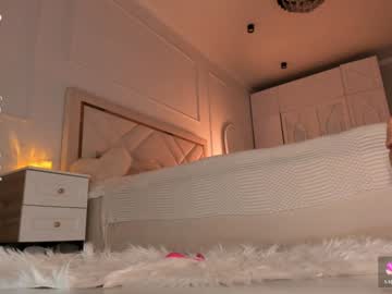 girl
        stella__grace cam image #6863008