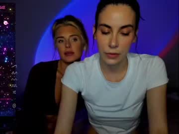girl
        theselina_kyle cam image #3481537