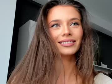 girl
        isia_slay cam image #438754