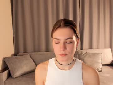girl
        petrachristley cam image #3444703