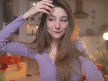 girl
        mia_elfie cam image #5299578