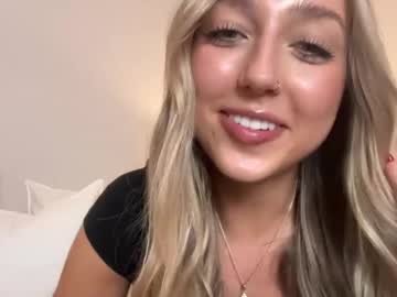 girl
        lovelyyylivyyy cam image #5040787