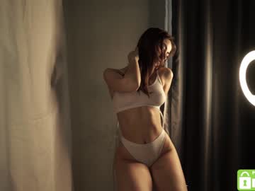 girl
        tessarosse_ cam image #1445760