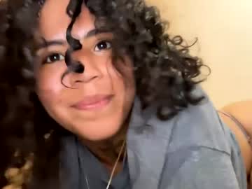 girl
        nubabiiie cam image #1701415
