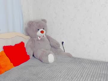 girl
        nika_tailor cam image #5760549