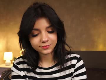 girl
        kinarmyali cam image #5522014