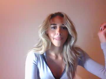 girl
        kikigrayy cam image #5415545