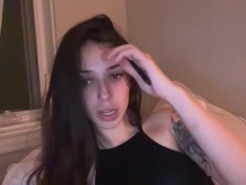 girl
        ariacutiee cam image #1529384