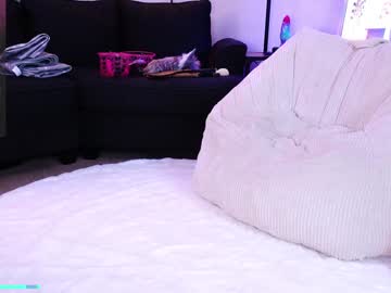 girl
        emmasky69 cam image #4768043