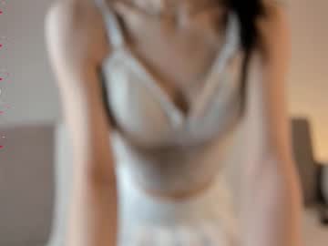 girl Live Cam Girls Love To Strip Naked For Their Viewers with elwynagreaves