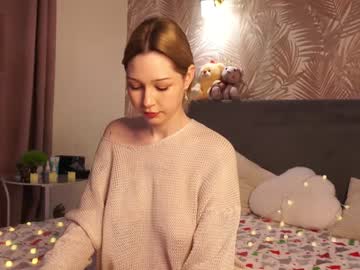girl
        meow_meow_mia cam image #5781762