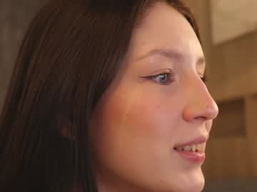girl
        ivy_whyte cam image #5308252