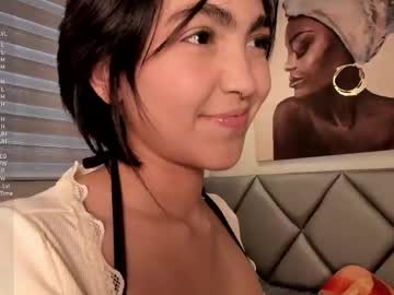 girl
        luucy___ cam image #6754874