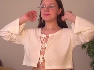 girl
        wivicat cam image #5810605