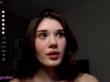 girl
        minnietammy cam image #4270245