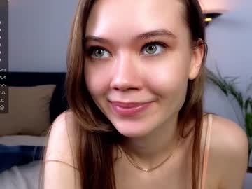 girl
        lil_babe_ cam image #2740594