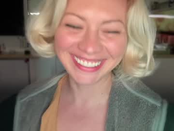 girl
        kiradivine cam image #6719815