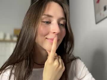 girl
        miss_opss cam image #4779451