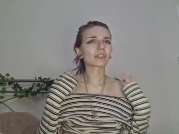 girl
        lizzyylovesick cam image #4449136