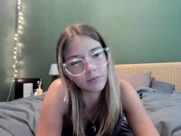 girl
        oliviahansleyy cam image #4170451