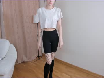 girl
        evelynbailey cam image #1453222