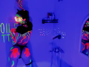 girl
        spoiled_kittty cam image #6515009